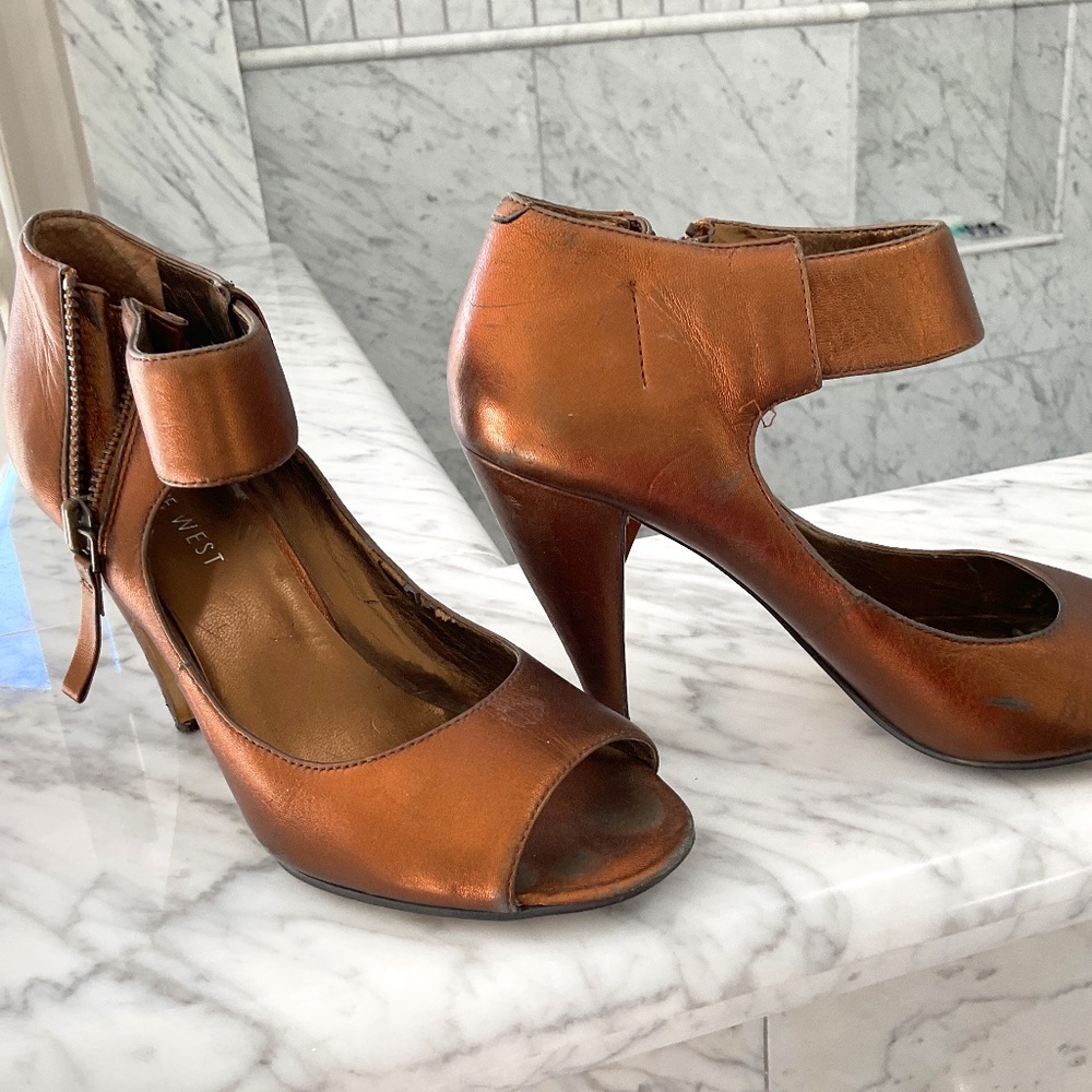 5.5 metallic copper women’s heels